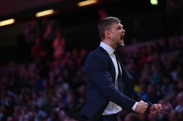 London Lions v Turk Telekom Ankara - EuroCup LONDON, UNITED KINGDOM - OCTOBER 29: Head Coach Tautvydas Sabonis of London Lions reacts during the fifth week of the Basketball BKT EuroCup between Turk Telekom and London Lions at Copper Box Arena in London, UK on October 29, 2025. Rasid Necati Aslim Anadolu London United Kingdom. Editorial use only. Please get in touch for any other usage.  Copyright: x2025xAnadoluxRaÅüidxNecatixAslÄ±mx