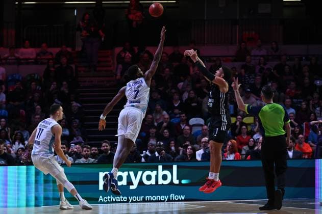 London Lions v Turk Telekom Ankara - EuroCup LONDON, UNITED KINGDOM - OCTOBER 29: Jaleen Smith (9) of Turk Telekom in action during the fifth week of the Basketball BKT EuroCup between Turk Telekom and London Lions at Copper Box Arena in London, UK on October 29, 2025. Rasid Necati Aslim Anadolu London United Kingdom. Editorial use only. Please get in touch for any other usage.  Copyright: x2025xAnadoluxRaÅüidxNecatixAslÄ±mx