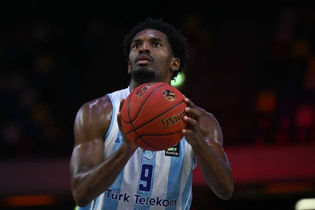 London Lions v Turk Telekom Ankara - EuroCup LONDON, UNITED KINGDOM - OCTOBER 29: Jaleen Smith (9) of Turk Telekom in action during the fifth week of the Basketball BKT EuroCup between Turk Telekom and London Lions at Copper Box Arena in London, UK on October 29, 2025. Rasid Necati Aslim Anadolu London United Kingdom. Editorial use only. Please get in touch for any other usage.  Copyright: x2025xAnadoluxRaÅüidxNecatixAslÄ±mx