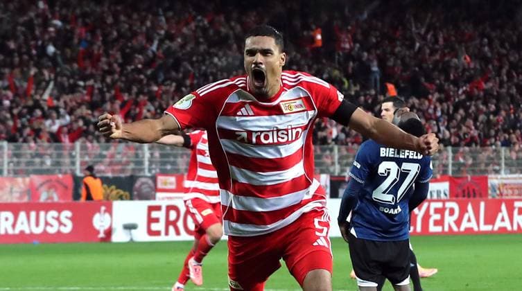 Danilho Doekhi jubelt nach 2:1 Freude Emotion Jubel Fußball Fussball DFB Pokal 2.Runde Herren Saison 2025 2026 29.10.2025 1.FC Union Berlin FCU vs. DSC Arminia Bielefeld DFL regulations prohibit any use of photographs as image sequences and or quasi-video.