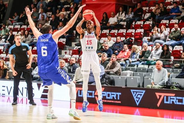 BASKET - Basket FIBA Europe Cup - UNA Hotels Reggio Emilia vs KK Cibona Jamar Smith (Unahotels REggio Emilia) during UNA Hotels Reggio Emilia vs KK Cibona, Basketball FIBA Europe Cup match in Reggio Emilia, Italy, October 29 2025 Reggio Emilia Italy  Copyright: xIPAxSport ABACAx