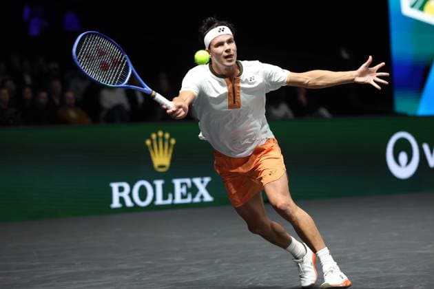 ROLEX PARIS MASTERS TENNIS 2025 Thierry Larret MAXPPP - Nanterre (92) 30 10 2025 Thierry Larret Maxppp. Tennis. Rolex Paris Masters. Paris La Defense, Nanterre (92). Du 25 octobre au 2 novembre 2025. Jeudi 30 octobre 2025. Felix AUBER-ALIASSIME (CAN) vs Daniel ALTMAIER (GER) Nanterre (92) PARIS LA DEFENSE ARENA ILE DE FRANCE FRANCE  Copyright: xMAXPPPxThierryxLarretx TLR202510304136 TLR202510304136