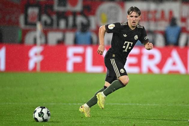 Lennart KARL (M) Aktion, Einzelaktion, Fussball, DFB Pokal, 2.Hauptrunde, 1. FC Koeln - FC Bayern Muenchen 1-4 am 29.10.2025 im Rhein-Energie-Stadion Koeln Deutschland. DFL regulations prohibit any use of photographs as image sequences and or quasi-video Â