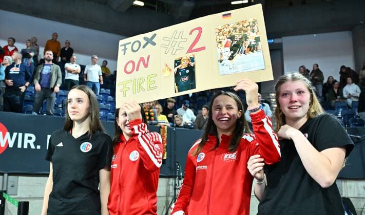 30.10.2025 - Handball - Länderspiel : U20 U21, U 21 Deutschland gg Ungarn - - xwoxzix - Fans - Support für Michel Fuchs (2, Deutschland )