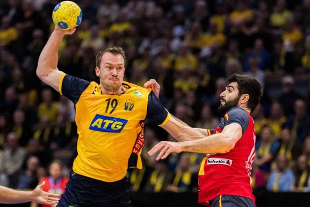 251030 Felix Claar of Sweden and Imanol Garciandia Alustiza of Spain during the International Friendly, Länderspiel, Nationalmannschaft handball match between Sweden and Spain on October 30, 2025 in Linköping. Photo: Magnus Andersson BILDBYRAN COP 308 MN0202 handball handboll handball international friendly sverige sweden spain bbeng bbauto Copyright: MAGNUSxANDERSSON BB251030MN010