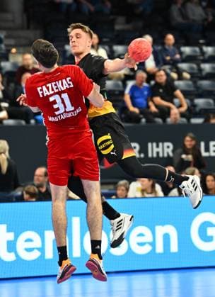 30.10.2025 - Handball - Länderspiel : U20 U21, U 21 Deutschland gg Ungarn - - xwoxzix - Mate Fazekas (31, Ungarn ) Leonard Zink (7, Deutschland )