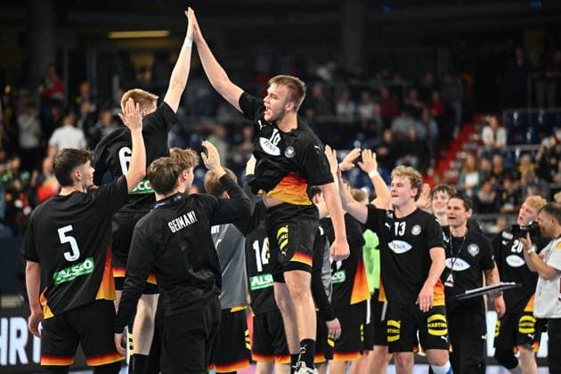 30.10.2025 - Handball - Länderspiel : U20 U21, U 21 Deutschland gg Ungarn - - xwoxzix - Tim Schröder (18, Deutschland ) Jubel Freude nach Spielende