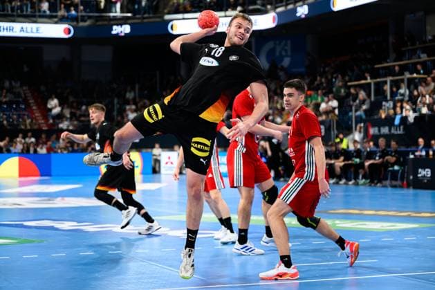 Nuernberg: Handball - Laenderspiel U20 - Deutschland - Ungarn Tim Schröder Schroeder (Deutschland) Nuernberg PSD Bank Arena Bayern Deutschland