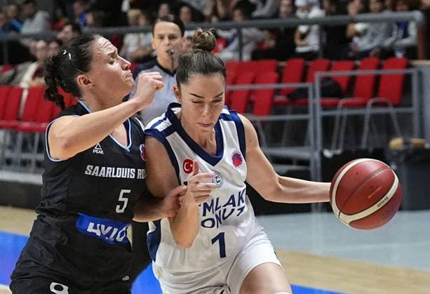 Emlak Konut v Saarlouis Royals - FIBA Europe Cup ISTANBUL, TURKIYE - OCTOBER 30: Ferda Yildiz (1) of Emlak Konut in action against Magaly Meynadier (5) of Saarlouis Royals during the FIBA Europe Cup Group E week 4 basketball match between Emlak Konut and Saarlouis Royals at Ahmet Comert Sports Hall in Istanbul, Turkiye on October 30, 2025. Esra Bilgin Anadolu Istanbul Turkey. Editorial use only. Please get in touch for any other usage.  Copyright: x2025xAnadoluxEsraxBilginx
