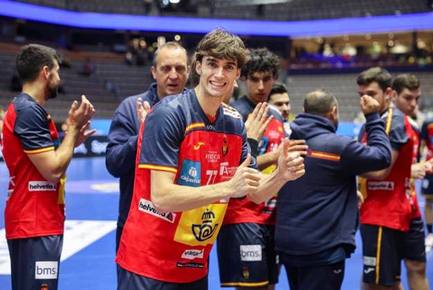 Spain s Pablo Urdangarin de Borbon celebrates after Thursday s international handball training match between Sweden and Spain at Saab Arena in Linköping, Sweden 30 October 2025. LINKÖPING SWEDEN x11900x Copyright: xPärxBäckström TTx HANDBALL SWEDEN-SPAIN