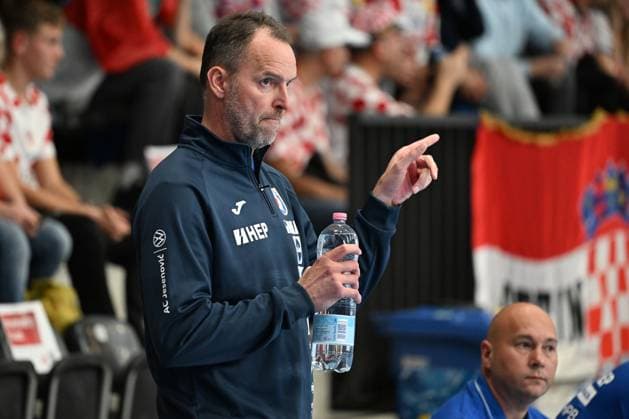 MURI BEI BERN, SWITZERLAND - OCTOBER 30: Headcoach Dagur Sigurdsson of Croatia in action during the Handball International Friendly, Länderspiel, Nationalmannschaft Switzerland - Croatia on October 30, 2025 in Muri bei Bern, Switzerland. Muri bei Bern Die Mobiliar Arena Bern Switzerland Copyright: xJustPictures.ch ManuelxWinterbergerx jp-en-EuSpIm-MWI_4688