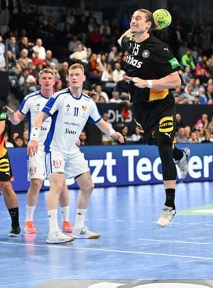 30.10.2025 - Handball - Länderspiel : Deutschland gg Island - - xwoxzix - Juri Knorr (15, Deutschland )