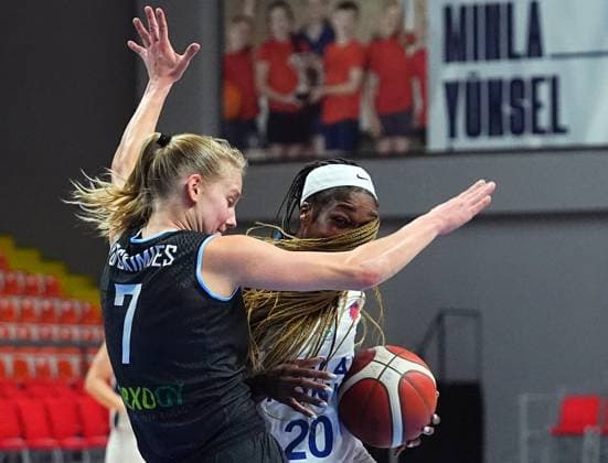 Emlak Konut v Saarlouis Royals - FIBA Europe Cup ISTANBUL, TURKIYE - OCTOBER 30: Victoria Macaulay (20) of Emlak Konut action against Elina Koskimies (7) of Saarlouis Royals during the FIBA Europe Cup Group E week 4 basketball match between Emlak Konut and Saarlouis Royals at Ahmet Comert Sports Hall in Istanbul, Turkiye on October 30, 2025. Esra Bilgin Anadolu Istanbul Turkey. Editorial use only. Please get in touch for any other usage.  Copyright: x2025xAnadoluxEsraxBilginx