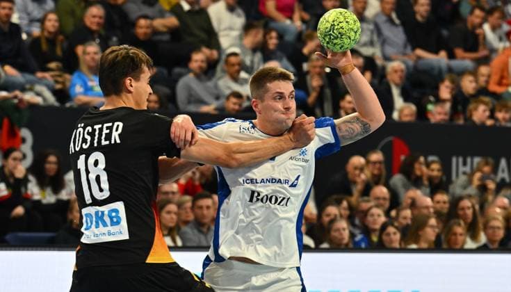 30.10.2025 - Handball - Länderspiel : Deutschland gg Island - - xwoxzix - Julian Köster (18, Deutschland ) Viggo Kristjansson (7, Island )