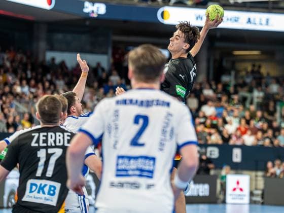 Julian Koester (Deutschland 18) wirft aus dem Rueckraum, Deutschland vs. Island, Handball, Laenderspiel, Herren, Spielzeit 2025 2026, 30.10.2025, Deutschland vs. Island, Handball, Laenderspiel, Herren, Spielzeit 2025 2026, 30.10.2025 Nürnberg Copyright: xEibner-Pressefoto MichaelxSchmidx EP_MST