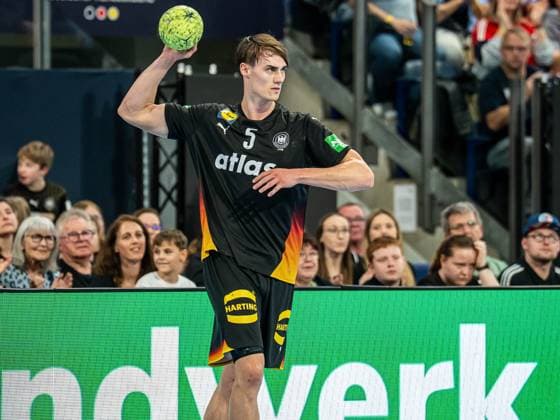 Miro Schluroff (Deutschland, 05) am Ball, Deutschland vs. Island, Handball, Laenderspiel, Herren, Spielzeit 2025 2026, 30.10.2025, Deutschland vs. Island, Handball, Laenderspiel, Herren, Spielzeit 2025 2026, 30.10.2025 Nürnberg Copyright: xEibner-Pressefoto MichaelxSchmidx EP_MST