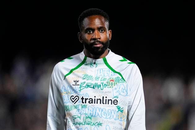 October 30, 2025, Cordoba, Cordoba, SPAIN: Cedric Bakambu of Real Betis warms up during the Copa del Rey, first round, football match played between Atletico Palma del Rio and Real Betis at Sergio Leon stadium on October 30, 2025, in Cordoba, Spain. Cordoba SPAIN - ZUMAa181 20251030_zaa_a181_004 Copyright: xJoaquinxCorcherox