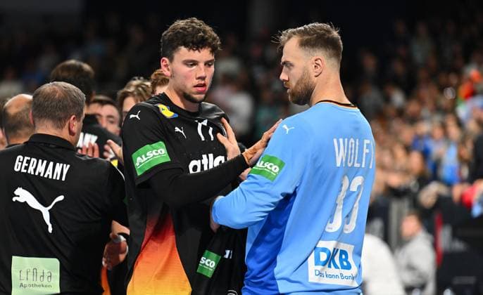 30.10.2025 - Handball - Länderspiel : Deutschland gg Island - - xwoxzix - Marko Grgic (71, Deutschland ) Andreas Wolff (33, Deutschland ) nach Spielende