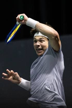 Rolex Paris Masters 2025 - Day Four Ben Shelton (USA) plays against Andrey Rublev in the men s singles match on day four of the Paris ATP, Tennis Herren Masters 1000 tennis tournament at the Paris La Defense Arena in Nanterre, on the outskirts of Paris. Paris France  Copyright: xIbrahimxEzzatx originalFilename:ezzat-notitle251030_npnca.jpg
