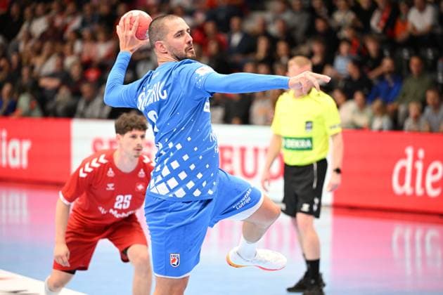 MURI BEI BERN, SWITZERLAND - OCTOBER 30: Mario Sostaric of Croatia in action during the Handball International Friendly, Länderspiel, Nationalmannschaft Switzerland - Croatia on October 30, 2025 in Muri bei Bern, Switzerland. Muri bei Bern Die Mobiliar Arena Bern Switzerland Copyright: xJustPictures.ch ManuelxWinterbergerx jp-en-EuSpIm-MWI_4721