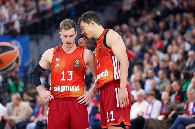 Vladimir Lucic (FC Bayern Basketball, 11) im Gespraech mit Andreas Obst (FC Bayern Basketball, 13), GER, FC Bayern Basketball vs. Virtus Bologna, Basketball, Euroleague, 8. Spieltag, Saison 2025 2026, 30.10.2025, GER, FC Bayern Basketball vs. Virtus Bologna, Basketball, Euroleague, 8. Spieltag, Saison 2025 2026, 30.10.2025 Muenchen Copyright: xEibner-Pressefoto JennixMaulx EP_JML