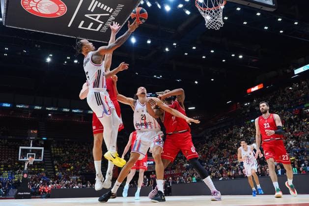 Justin Robinson (Paris Basketball) during EA7 Emporio Armani Milano vs Paris Basketball, Basketball Euroleague match in Assago (MI), Italy, October 30 2025  Copyright: xSavinoxPaolella IPAxSportx xipa-agency.netx xx IPA_67286864 IPA_Agency_IPA67286864