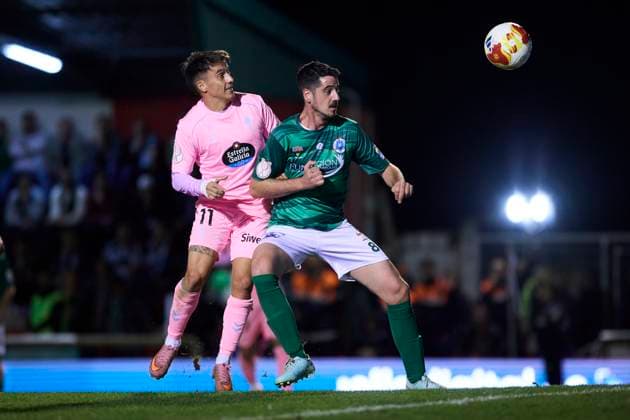 Puerto de Vega CF v RC Celta - Copa del Rey ASTURIAS, SPAIN - OCTOBER 30: Franco Cervi of RC Celta de Vigo competes for the ball during the Copa del Rey first round match between Puerto de Vega CF and RC Celta at Campo Municipal El Pardo on October 30, 2025 in Asturias, Spain. (Photo by Diego Simon Photo Players Images Magara Press) Asturias Estadio Municipal El Pardo Spain Copyright: xDiegoxSimonx