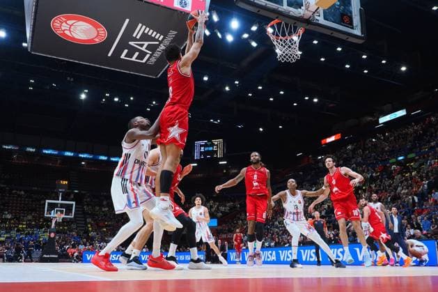 Quinn Ellis (EA7 Emporio Armani Olimpia Milano) during EA7 Emporio Armani Milano vs Paris Basketball, Basketball Euroleague match in Assago (MI), Italy, October 30 2025  Copyright: xSavinoxPaolella IPAxSportx xipa-agency.netx xx IPA_67286886 IPA_Agency_IPA67286886