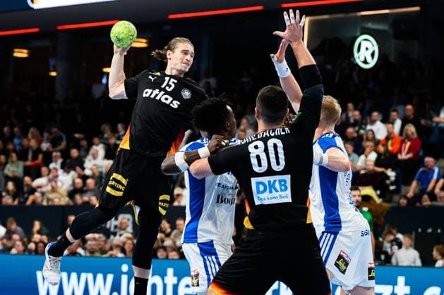 Nuernberg: Handball - Laenderspiel - Deutschland - Island Juri Knorr (Deutschland), Jannik Kohlbacher (Deutschland) Nuernberg PSD Bank Arena Bayern Deutschland