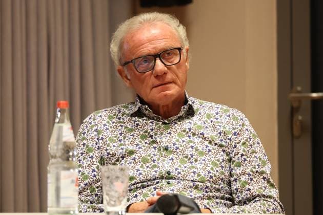 30.10.2025, xrekx, Fussball Buchvorstellung, Hans-Peter Briegel - Die Walz aus der Pfalz v.l. Hans-Peter Briegel (DFL DFB REGULATIONS PROHIBIT ANY USE OF PHOTOGRAPHS as IMAGE SEQUENCES and or QUASI-VIDEO) Frankweiler