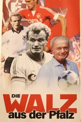 30.10.2025, xrekx, Fussball Buchvorstellung, Hans-Peter Briegel - Die Walz aus der Pfalz v.l. Hans-Peter Briegel (DFL DFB REGULATIONS PROHIBIT ANY USE OF PHOTOGRAPHS as IMAGE SEQUENCES and or QUASI-VIDEO) Frankweiler