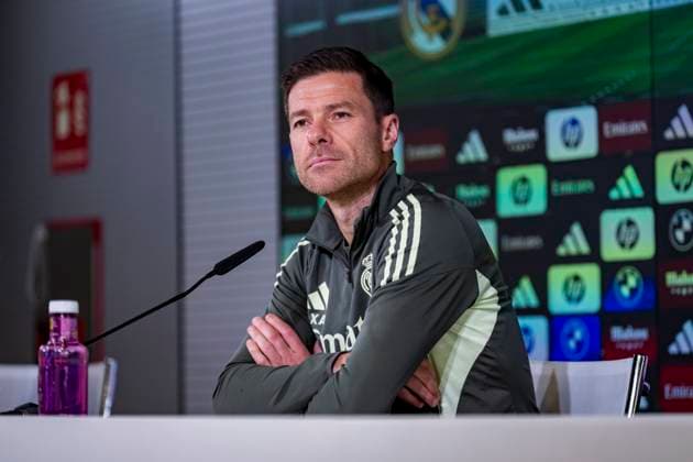 Real Madrid press conference, PK, Pressekonferenz Xabi Alonso, head coach of Real Madrid, speaks during the Press Conference ahead of their LaLiga EA Sports match against Valencia CF at Ciudad Real Madrid on October 31, 2025 in Madrid, Spain. Valdebebas Ciudad Real Madrid Madrid Spain Copyright: xAlbertoxGardinx AGardin_20251031_Foot_Liga_ReaMad_PC_0052