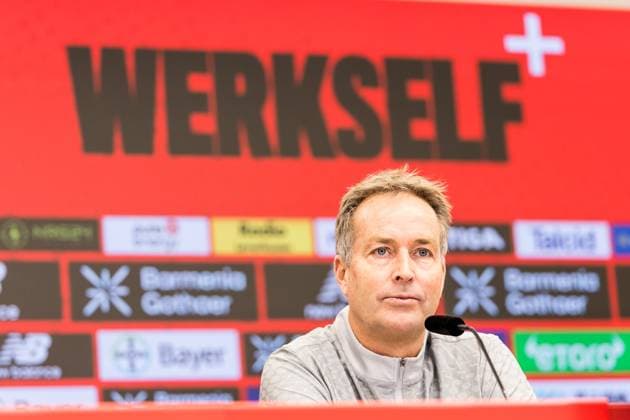 press conference, PK, Pressekonferenz Bayer 04 Leverkusen, 31.10.2025 LEVERKUSEN, GERMANY - OCTOBER 31: Kasper Hjulmand (Head coach Bayer 04 Leverkusen) during the pre game press conference before the Bundesliga match between Bayer 04 Leverkusen and FC Bayern Muenchen at BayArena on October 31, 2025 in Leverkusen, Germany. DFL REGULATIONS PROHIBIT ANY USE OF PHOTOGRAPHS AS IMAGE SEQUENCES AND OR QUASI-VIDEO. Copyright: xBEAUTIFULxSPORTS Wunderlx