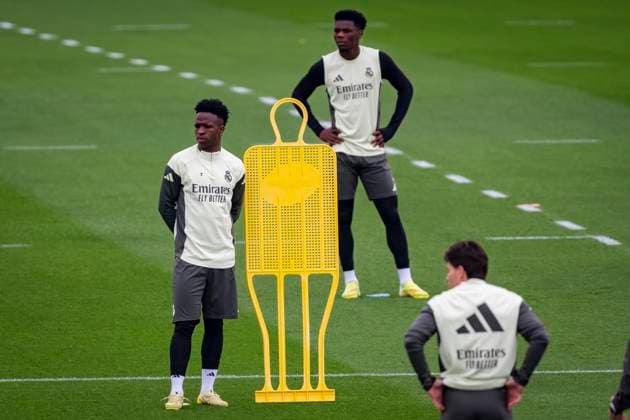 Real Madrid Training Session Players of Real Madrid (from L to R) Vinicius Junior, Aurelien Tchouameni are seen training during the Training Session ahead of their LaLiga EA Sports match against Valencia CF at Ciudad Real Madrid on October 31, 2025 in Madrid, Spain. Valdebebas Ciudad Real Madrid Madrid Spain Copyright: xAlbertoxGardinx AGardin_20251031_Foot_Liga_ReaMad_PC_0167