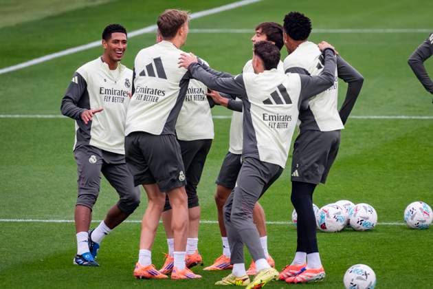 Real Madrid Training Session Players of Real Madrid (from L to R) Jude Bellingham, Dean Huijsen, Federico Valverde, Eder Militao are seen celebrating during the Training Session ahead of their LaLiga EA Sports match against Valencia CF at Ciudad Real Madrid on October 31, 2025 in Madrid, Spain. Valdebebas Ciudad Real Madrid Madrid Spain Copyright: xAlbertoxGardinx AGardin_20251031_Foot_Liga_ReaMad_PC_0264