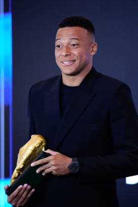 Kylian Mbappe Receives Golden Boot Award - Madrid Kylian Mbappe attends the ceremony of delivery of the 2024–2025 Golden Boot at Santiago Berbenbeu Stadium on October 31, 2025 in Madrid, Spain . Photo by ABACAPRESS.COM Madrid Spain  Copyright: xABACAx
