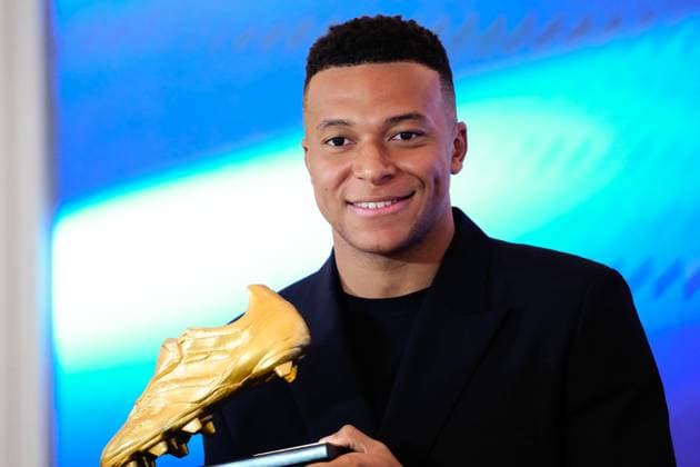 Kylian Mbappe Receives Golden Boot Award - Madrid Kylian Mbappe attends the ceremony of delivery of the 2024–2025 Golden Boot at Santiago Berbenbeu Stadium on October 31, 2025 in Madrid, Spain . Photo by ABACAPRESS.COM Madrid Spain  Copyright: xABACAx