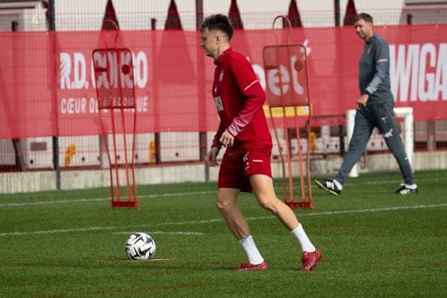 AS Monaco Training - La Turbie Aleksandr Golovin of AS Monaco seen training on the eve of the Ligue 1 McDonald s match against Paris FC, at the AS Monaco training center in La Turbie, France, on October 31, 2025. Photo by Laurent Coust ABACAPRESS.COM LA TURBIE France  Copyright: xCoustxLaurent ABACAx