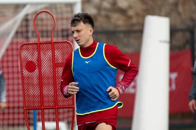 AS Monaco Training - La Turbie Aleksandr Golovin of AS Monaco seen training on the eve of the Ligue 1 McDonald s match against Paris FC, at the AS Monaco training center in La Turbie, France, on October 31, 2025. Photo by Laurent Coust ABACAPRESS.COM LA TURBIE France  Copyright: xCoustxLaurent ABACAx