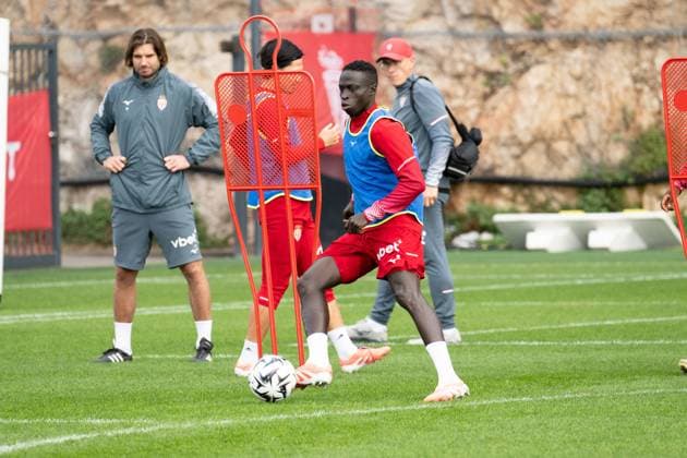 AS Monaco Training - La Turbie Krepin Diatta of AS Monaco seen training on the eve of the Ligue 1 McDonald s match against Paris FC, at the AS Monaco training center in La Turbie, France, on October 31, 2025. Photo by Laurent Coust ABACAPRESS.COM LA TURBIE France  Copyright: xCoustxLaurent ABACAx