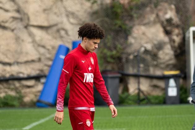 AS Monaco Training - La Turbie Maghnes Akliouche of AS Monaco seen training on the eve of the Ligue 1 McDonald s match against Paris FC, at the AS Monaco training center in La Turbie, France, on October 31, 2025. Photo by Laurent Coust ABACAPRESS.COM LA TURBIE France  Copyright: xCoustxLaurent ABACAx
