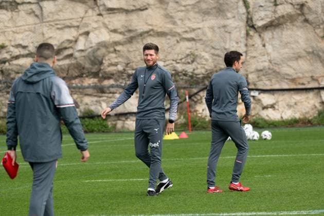 AS Monaco Training - La Turbie Coach Sebastien Pocognoli of AS Monaco with staff seen training on the eve of the Ligue 1 McDonald s match against Paris FC, at the AS Monaco training center in La Turbie, France, on October 31, 2025. Photo by Laurent Coust ABACAPRESS.COM LA TURBIE France  Copyright: xCoustxLaurent ABACAx