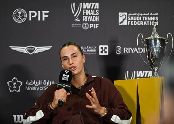 WTA, Tennis Damen Finals 2025 - press conference, PK, Pressekonferenz RIYADH, SAUDI ARABIA OCTOBER 31: Aryna Sabalenka speaks to the media during a press conference on Media Day ahead of the WTA Finals Riyadh at King Saud University Indoor Arena in Riyadh, Saudi Arabia, October 31, 2025. Riyadh Saudi Arabia  Copyright: xArturxWidakx originalFilename:widak-wtafinal251031_npqZU.jpg