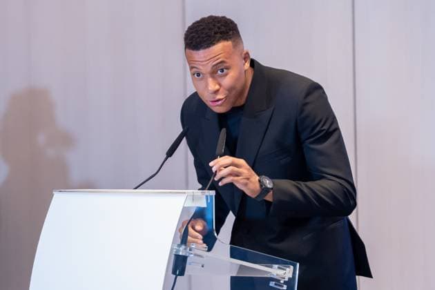 Real Madrid CF™s Kylian Mbappe receives the Golden Boot 2024-25. October 31, 2025. (20251031218)