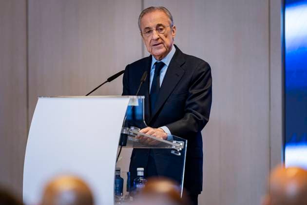Kylian Mbappe Awarded With Golden Boot 2024-2025 Florentino Perez, President of Real Madrid, speaks during the ceremony of Golden Boot 2024-2025 award to Kylian Mbappe at Estadio Santiago Bernabeu on October 31, 2025 in Madrid, Spain. Madrid Estadio Santiago Bernabeu Madrid Spain Copyright: xAlbertoxGardinx AGardin_20251031_Mbappe_Golden_0699