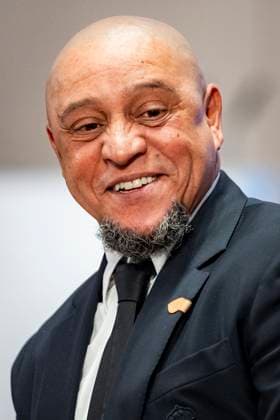 Kylian Mbappe Awarded With Golden Boot 2024-2025 Roberto Carlos, former player of Real Madrid, is seen during the ceremony of Golden Boot 2024-2025 award to Kylian Mbappe at Estadio Santiago Bernabeu on October 31, 2025 in Madrid, Spain. Madrid Estadio Santiago Bernabeu Madrid Spain Copyright: xAlbertoxGardinx AGardin_20251031_Mbappe_Golden_0950