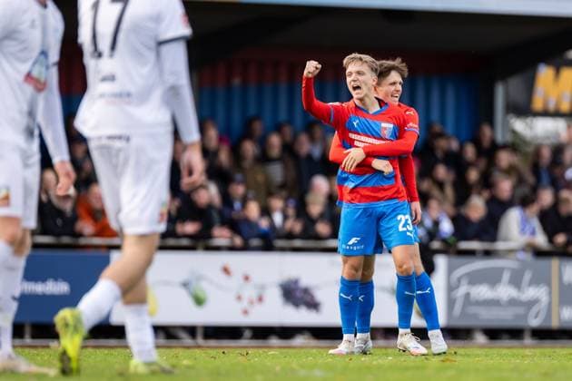 Fussball I Herren I Saison 2025-2026 I Regionalliga Nord I 17. Spieltag I SV Drochtersen-Assel - SSV Jeddeloh l I 31.10.2025 Maximilian Benjamin Geißen (23, SV Drochtersen Assel), Jorik Wulff (11, SV Drochtersen Assel) Drochtersen Kehdinger Stadion Niedersachsen Deutschland Copyright: xLobeca JörgxStruwex