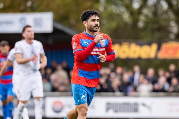 Fussball I Herren I Saison 2025-2026 I Regionalliga Nord I 17. Spieltag I SV Drochtersen-Assel - SSV Jeddeloh l I 31.10.2025 Allah Aid Hamid (29, SV Drochtersen Assel) Drochtersen Kehdinger Stadion Niedersachsen Deutschland Copyright: xLobeca JörgxStruwex