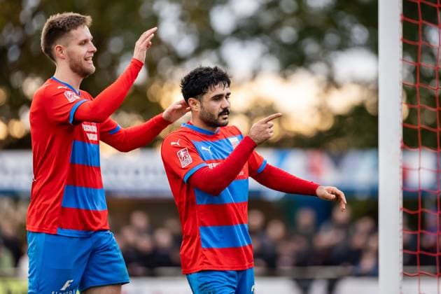 Fussball I Herren I Saison 2025-2026 I Regionalliga Nord I 17. Spieltag I SV Drochtersen-Assel - SSV Jeddeloh l I 31.10.2025 Jannes Wulff (5, SV Drochtersen Assel), Allah Aid Hamid (29, SV Drochtersen Assel) Drochtersen Kehdinger Stadion Niedersachsen Deutschland Copyright: xLobeca JörgxStruwex