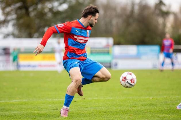 Fussball I Herren I Saison 2025-2026 I Regionalliga Nord I 17. Spieltag I SV Drochtersen-Assel - SSV Jeddeloh l I 31.10.2025 Robin Kölle (44, SV Drochtersen Assel) Drochtersen Kehdinger Stadion Niedersachsen Deutschland Copyright: xLobeca JörgxStruwex